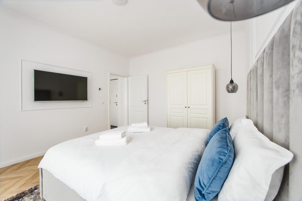 Rya Residence Орадеа Екстериор снимка