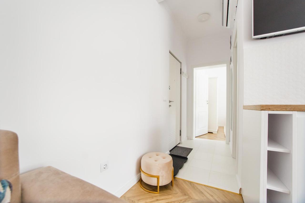 Rya Residence Орадеа Екстериор снимка