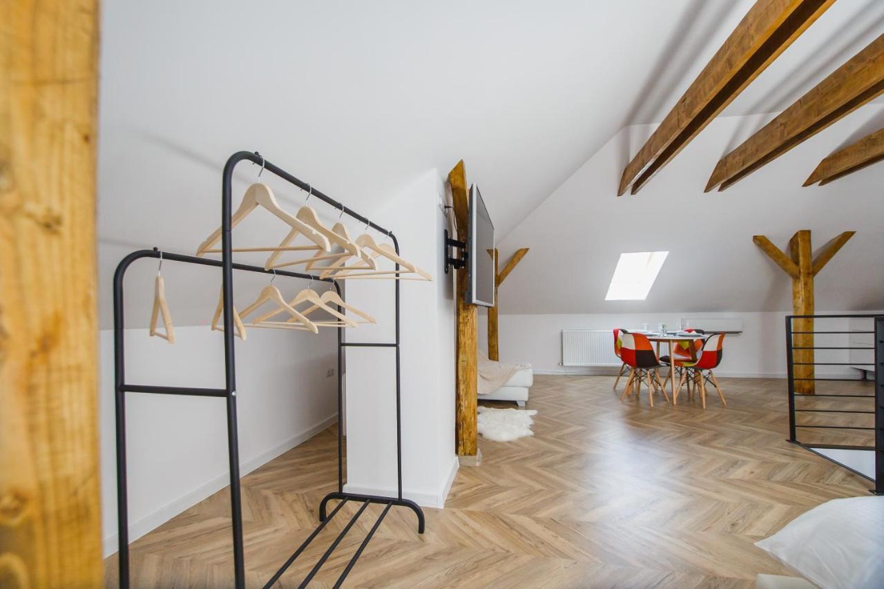 Rya Residence Орадеа Екстериор снимка