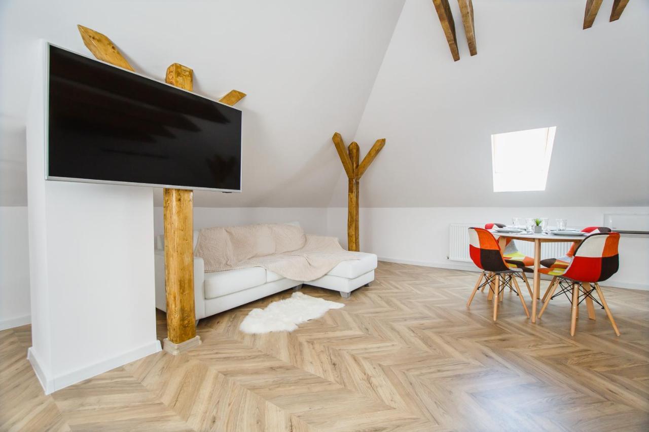 Rya Residence Орадеа Екстериор снимка
