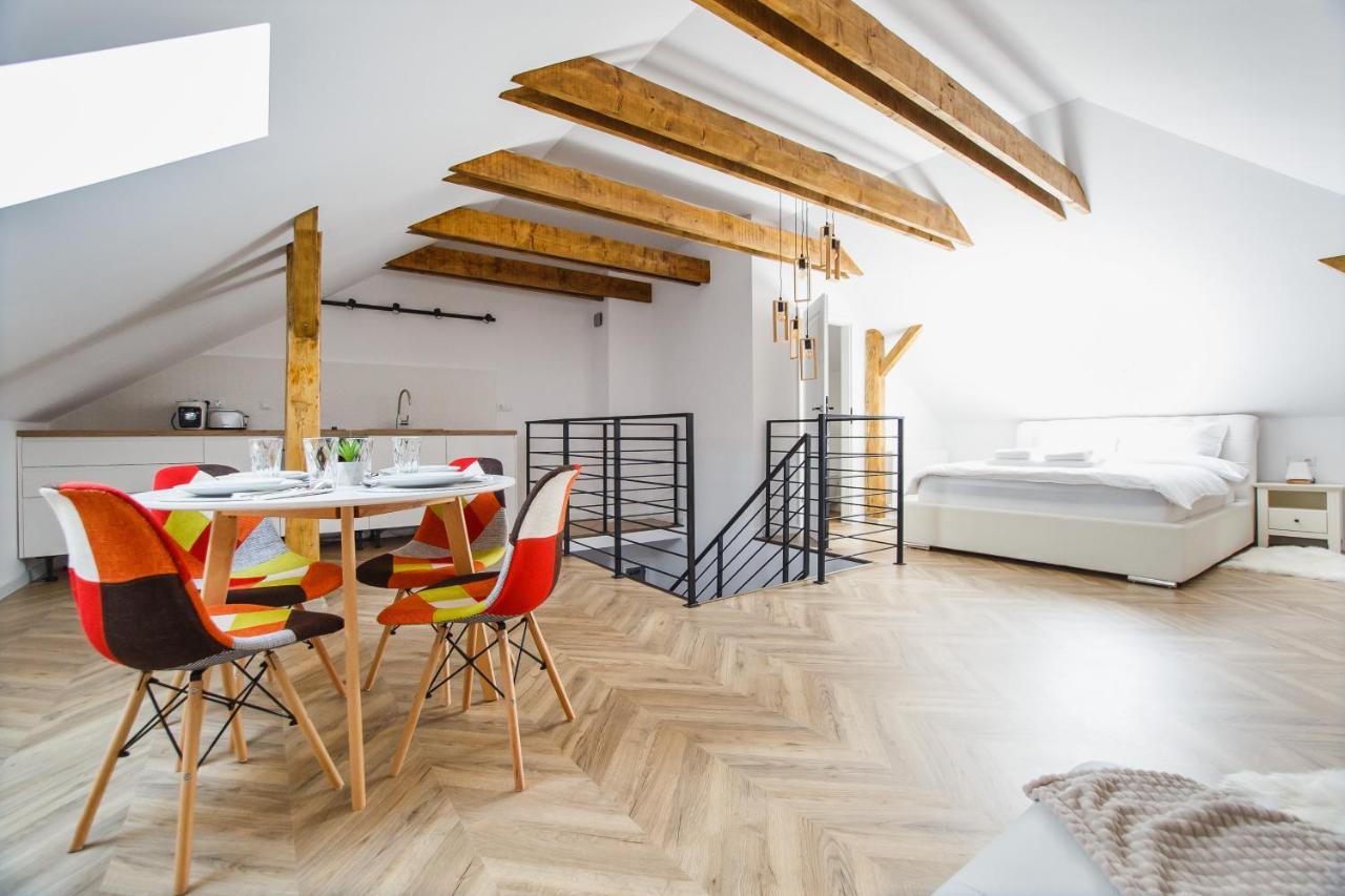 Rya Residence Орадеа Екстериор снимка