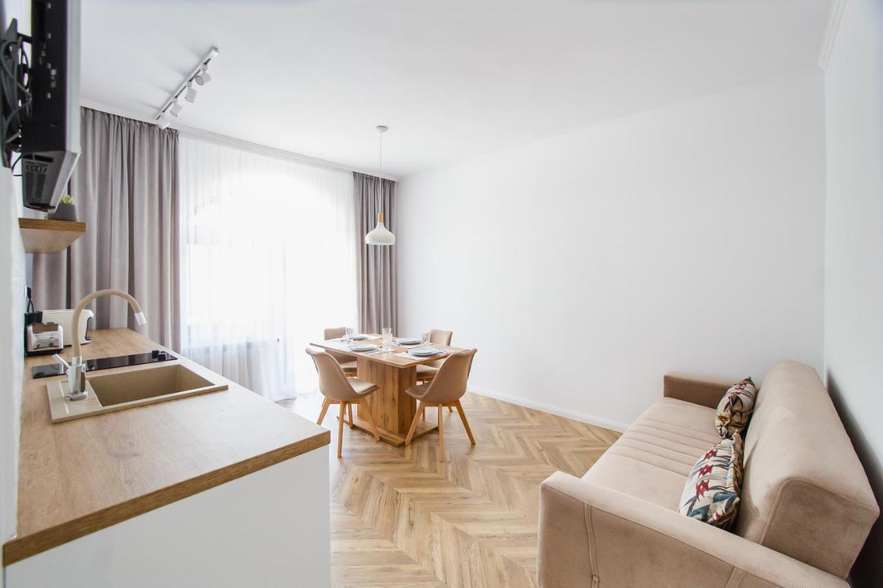 Rya Residence Орадеа Екстериор снимка