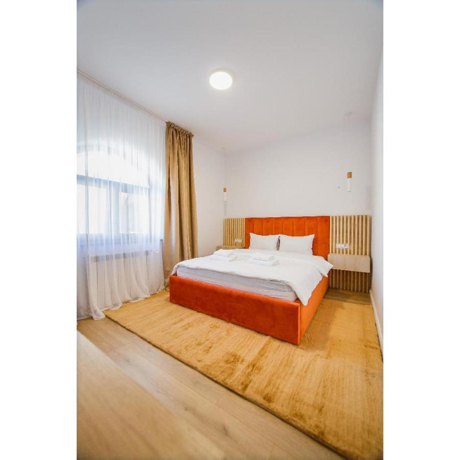Rya Residence Орадеа Екстериор снимка